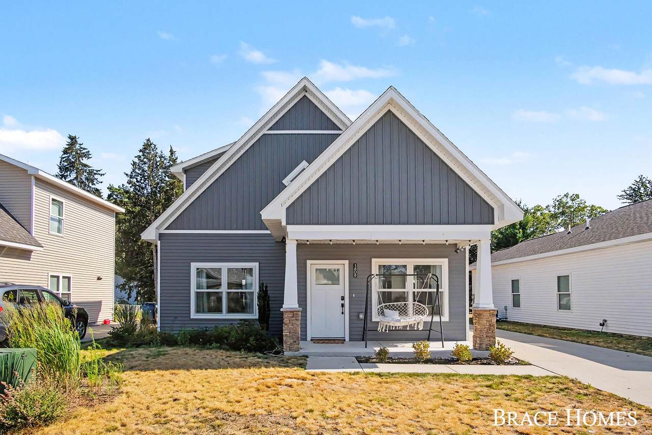 1808 Robinson Street - Photo 1