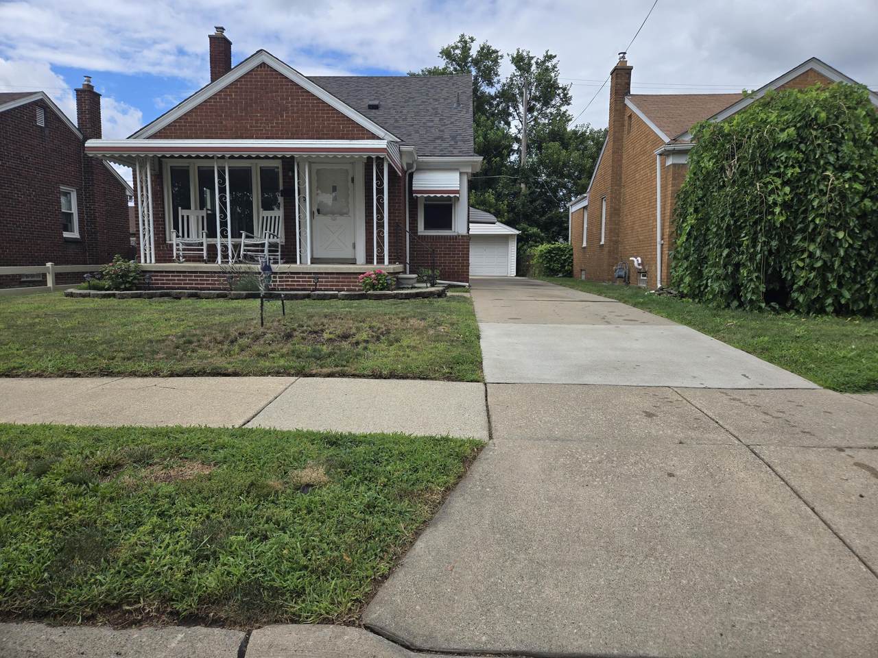 1032 Buckingham Avenue - Photo 1