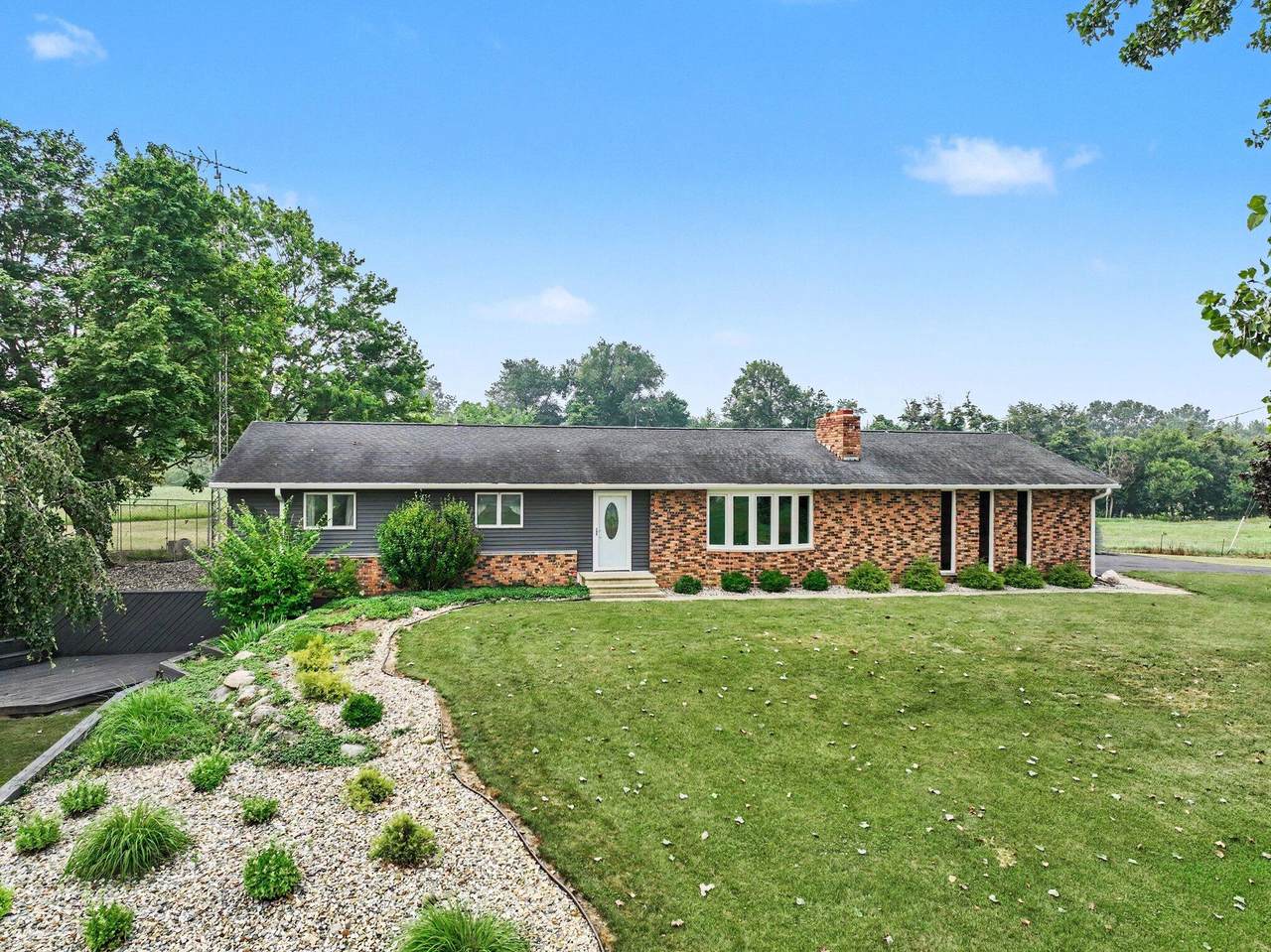 1045 Dauber Road - Photo 1