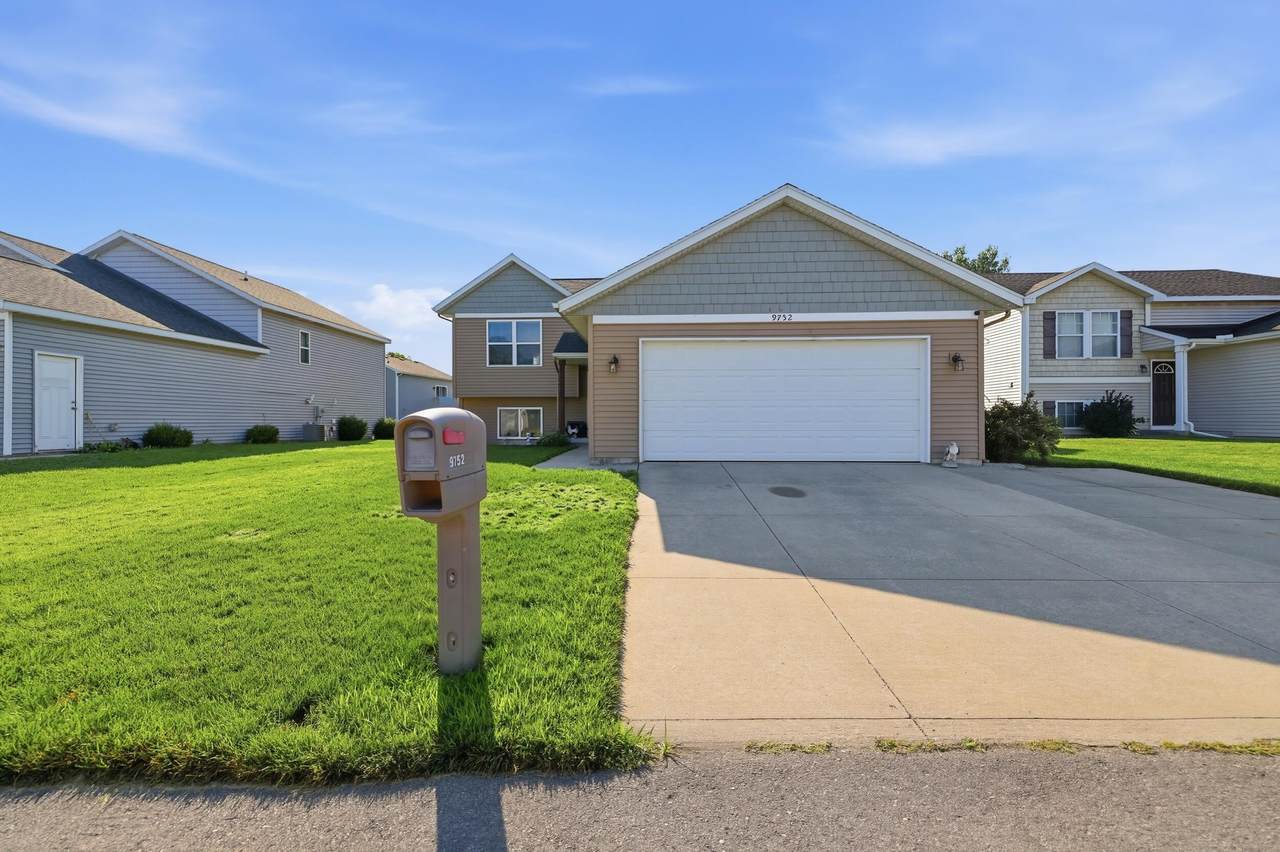 9752 Crystal Circle - Photo 1