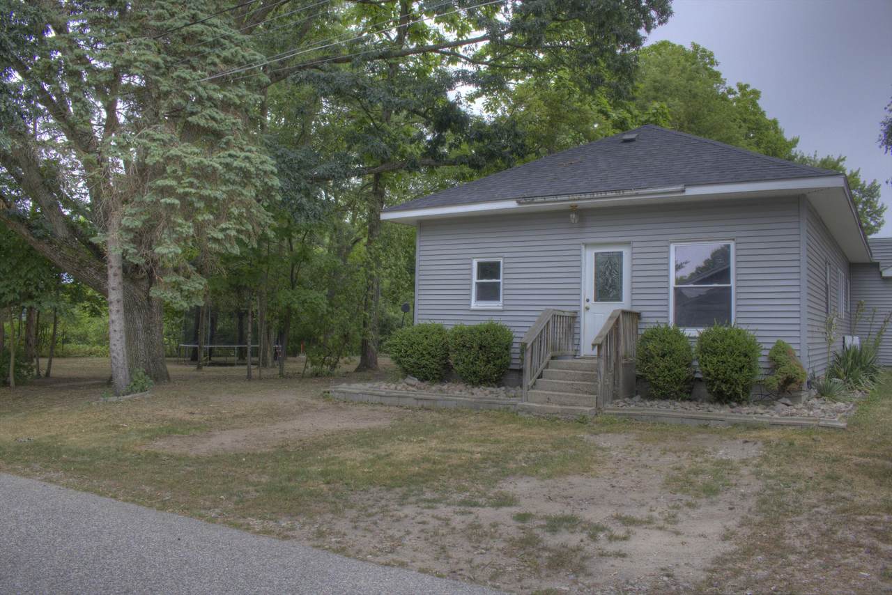 8783 2nd Street - Photo 1