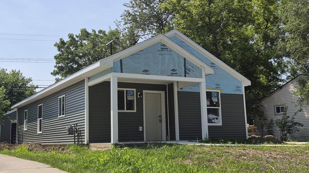 1231 Rambling Road - Photo 1