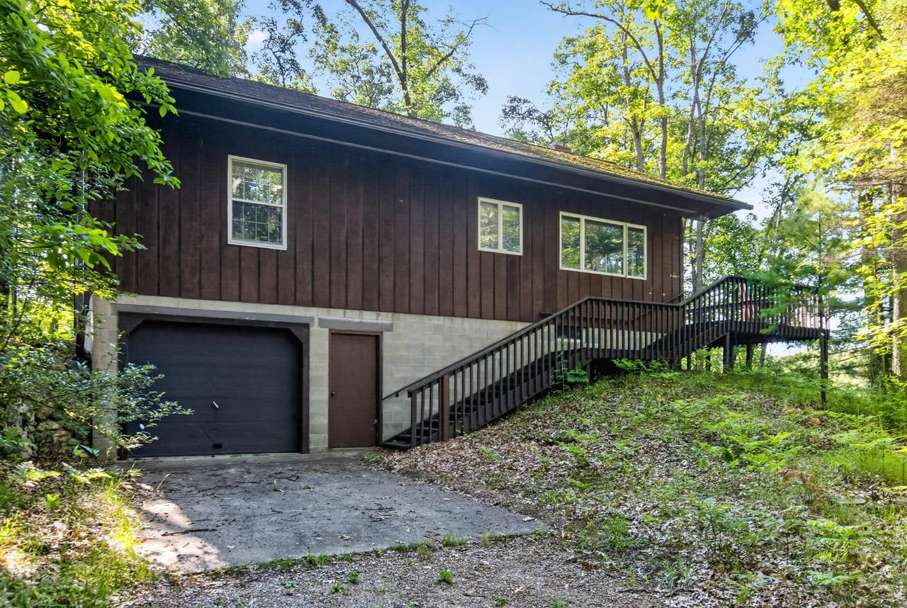 5821 Queens Highway - Photo 1