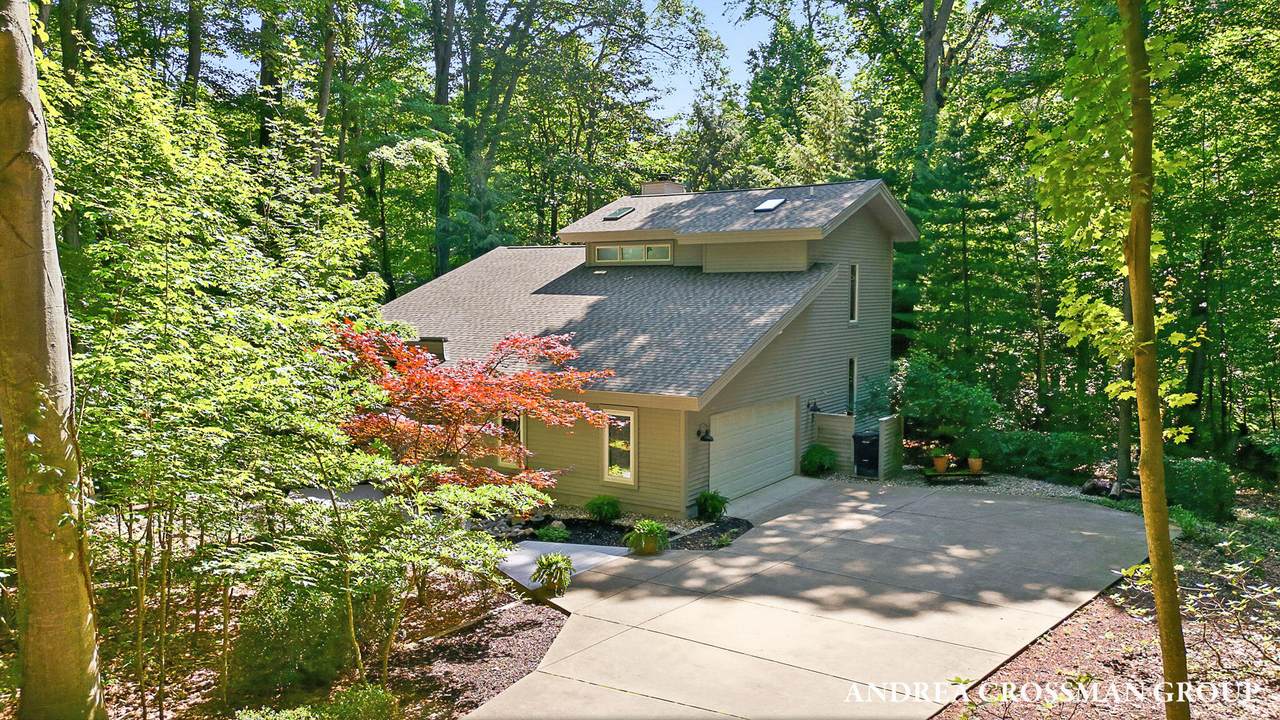 1215 Ash Drive - Photo 1