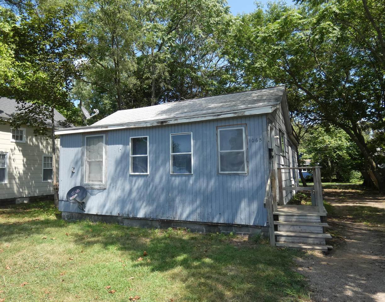 1065 Superior Street - Photo 1