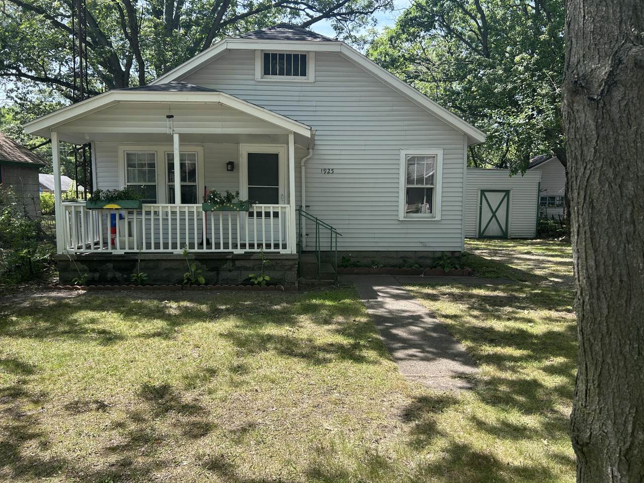 1925 Valley Street - Photo 1