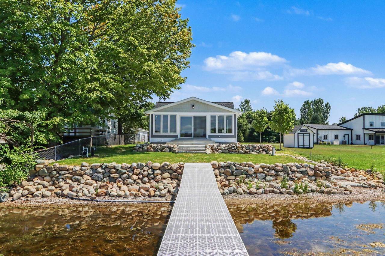 52070 Lake Avenue - Photo 1