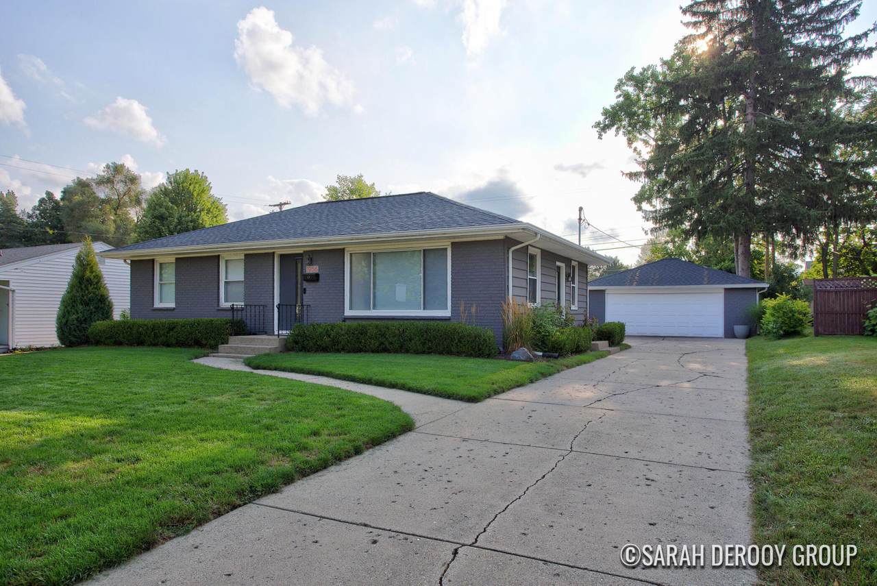 1936 Carlton Avenue - Photo 1