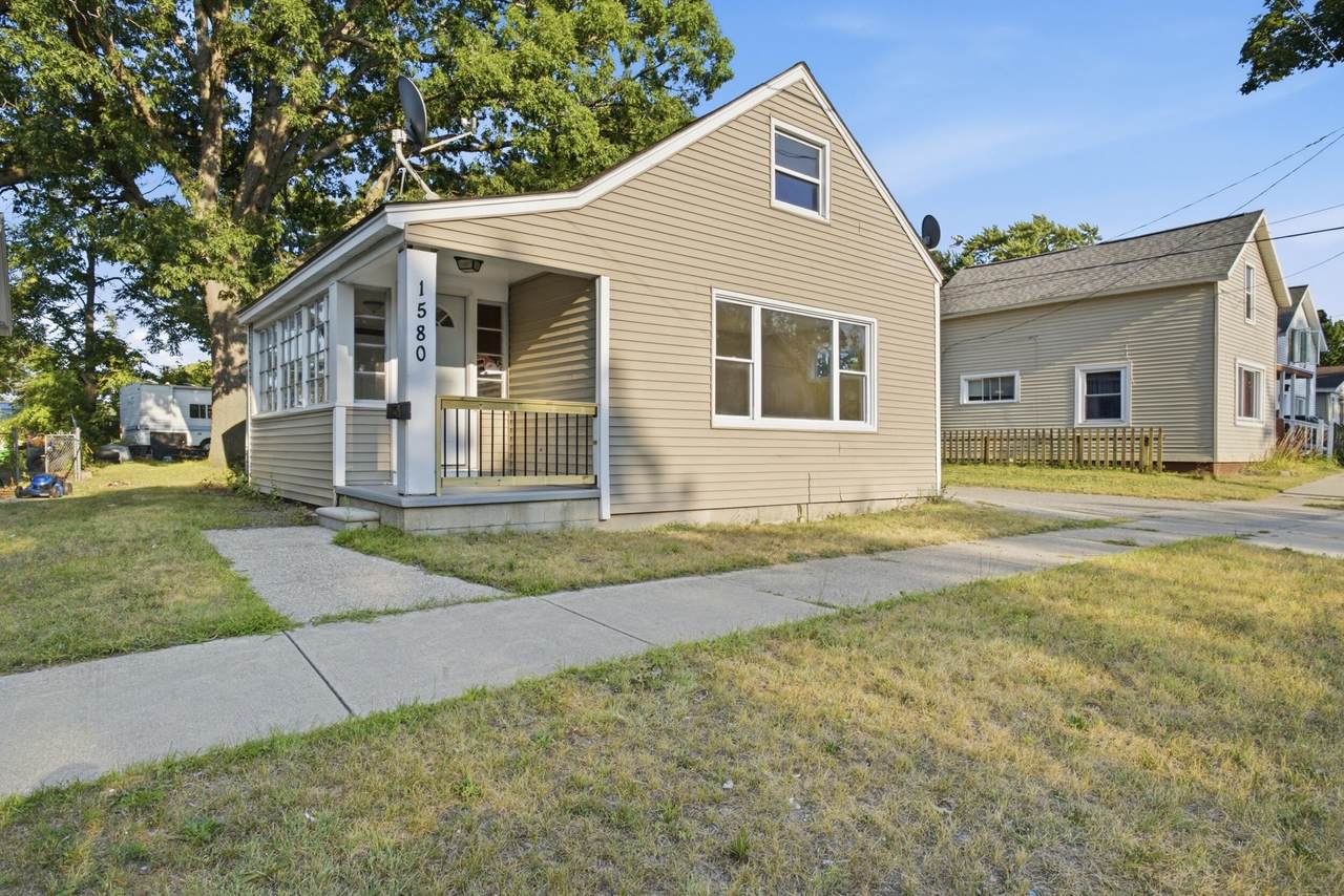 1580 Beidler Street - Photo 1