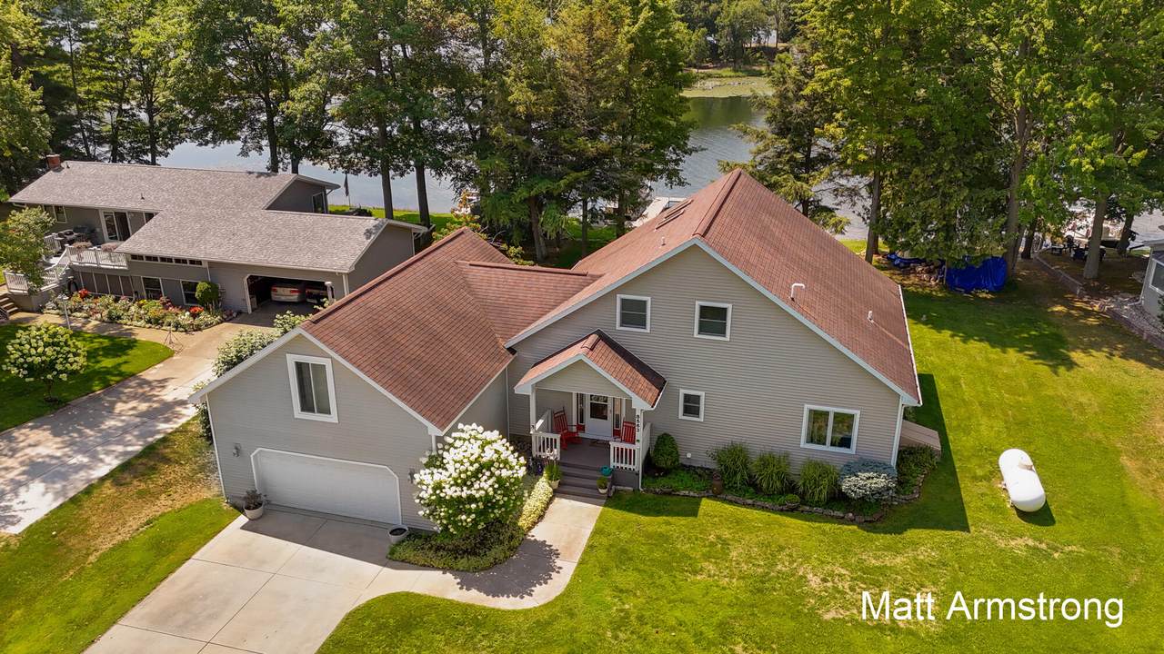 8563 Lynwood Lane - Photo 1