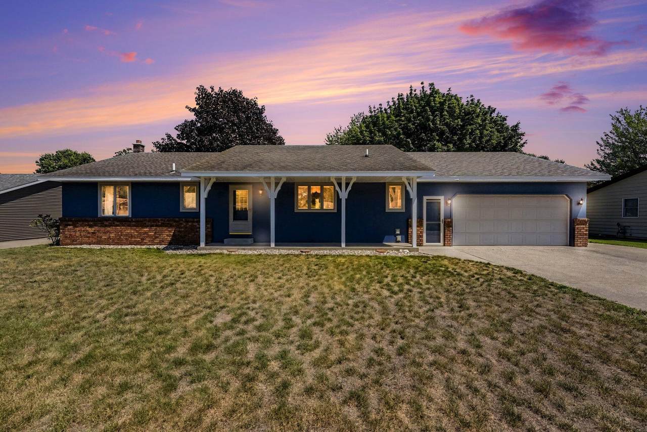 2660 Creek View Drive - Photo 1