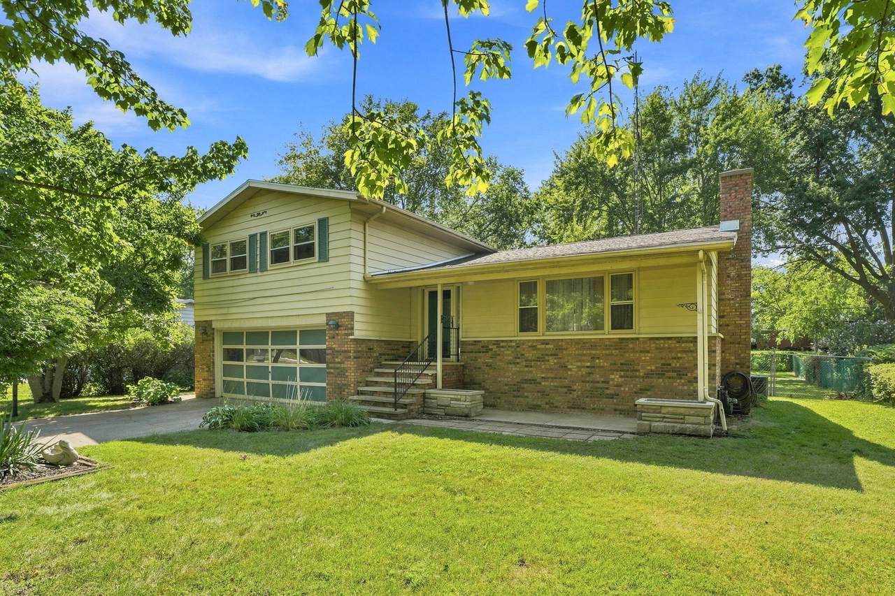 3350 Maple Lane - Photo 1
