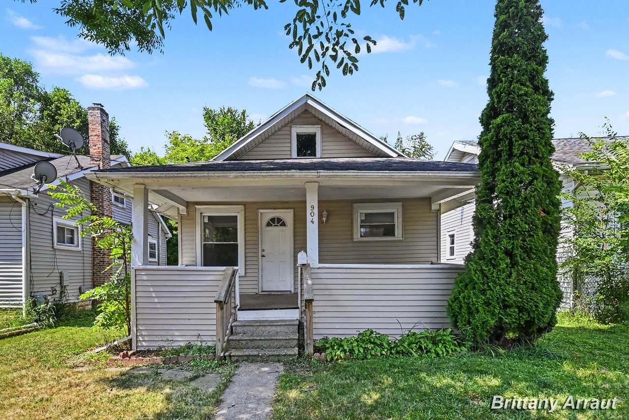 904 Riverview Avenue - Photo 1