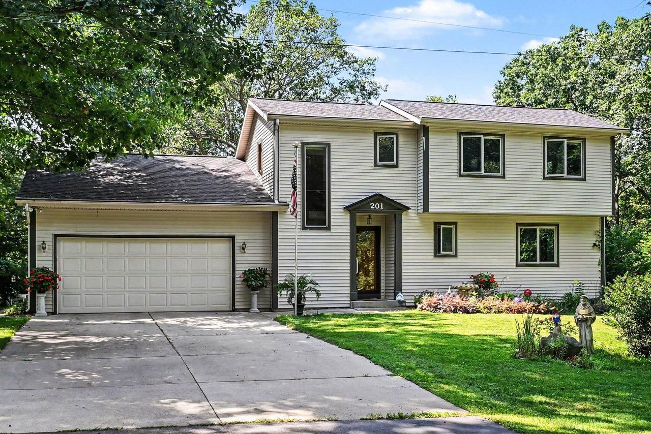 201 Scenic View Drive - Photo 1