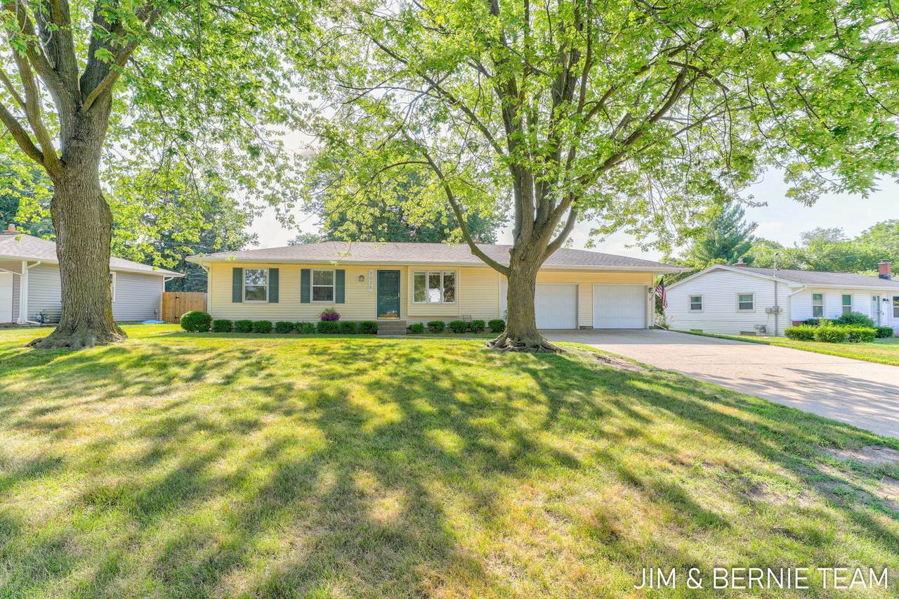 7026 Southwood Drive - Photo 1