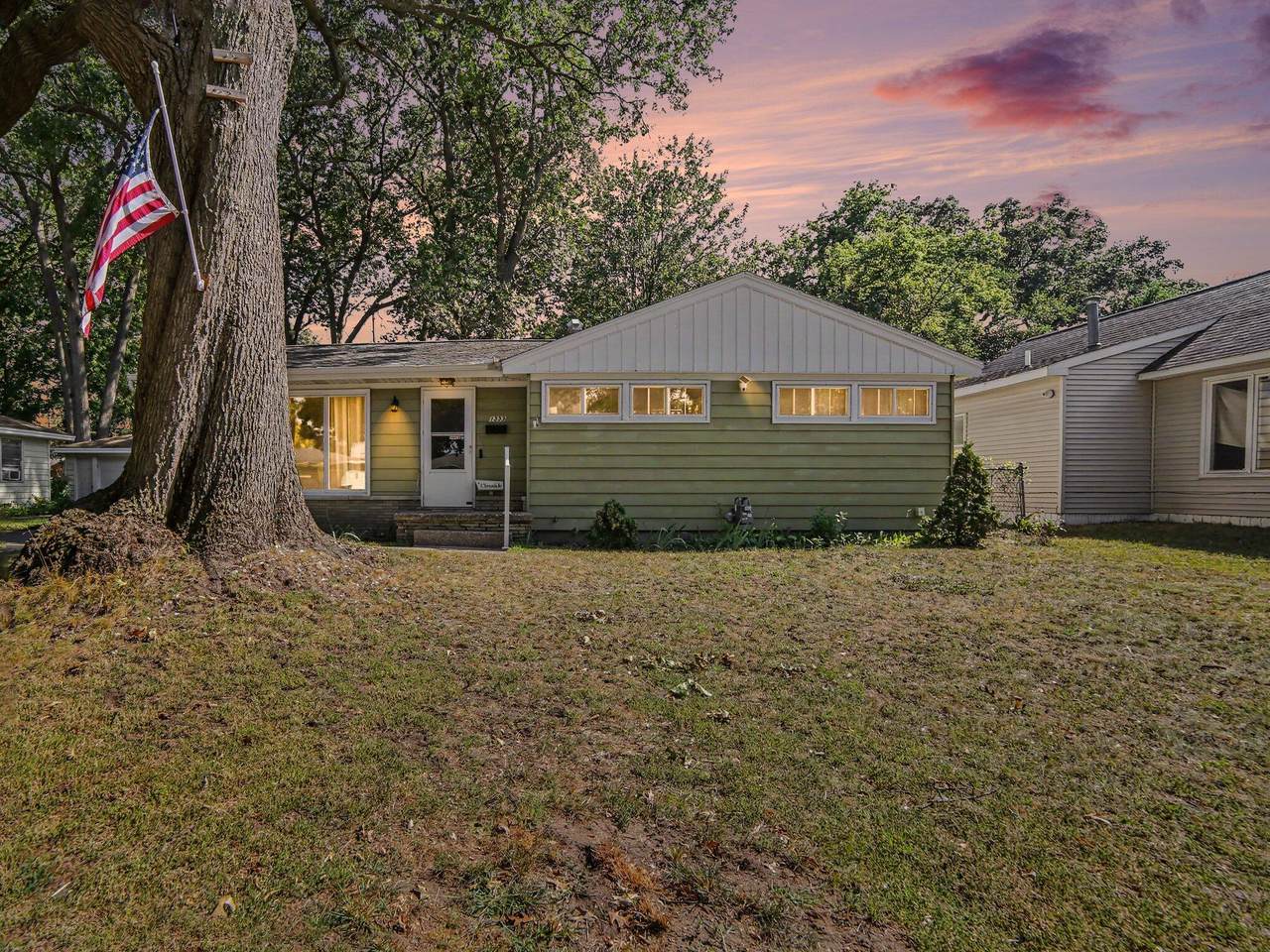 1333 Catherine Avenue - Photo 1