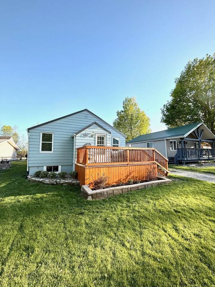 8004 Lakewood Drive - Photo 1