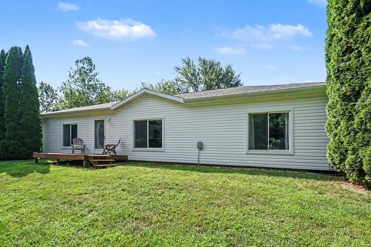 10110 N Drive - Photo 1