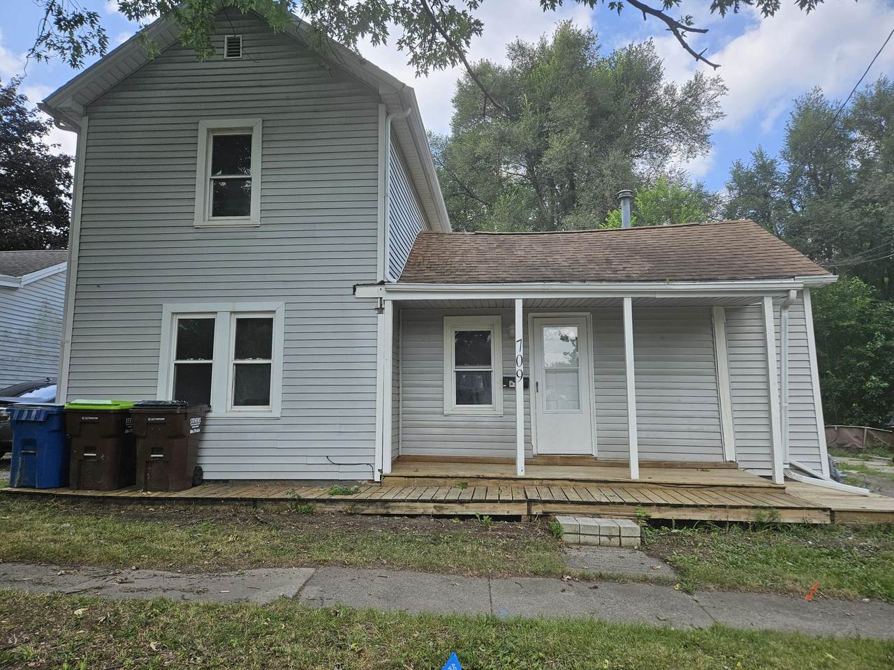 709 Locust Street - Photo 1
