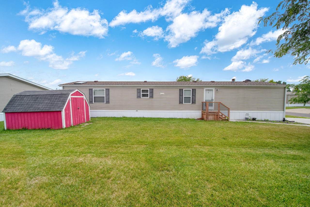 181 Newbury - Photo 1