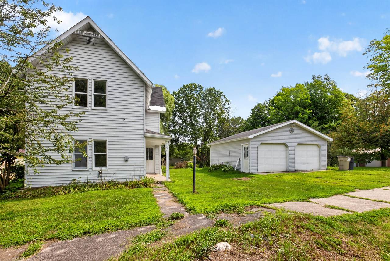 209 Underwood Avenue - Photo 1