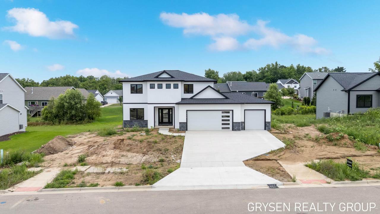 1839 Stratford Lane - Photo 1
