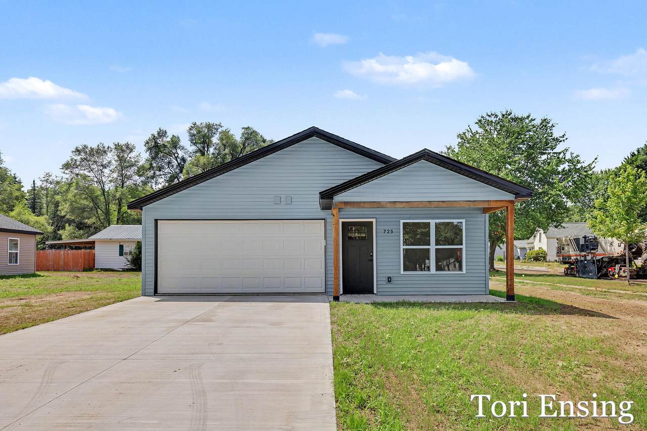725 Burgess Street - Photo 1