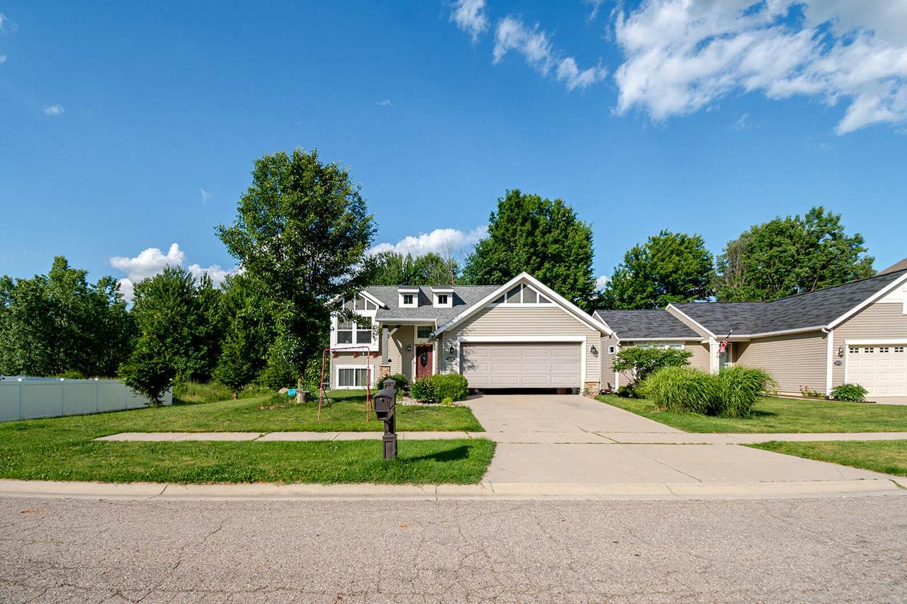 2574 Winterberry Street - Photo 1