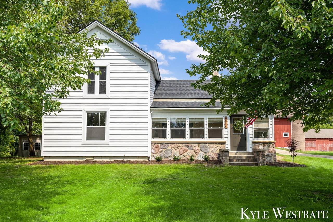 6411 11 Mile Road - Photo 1
