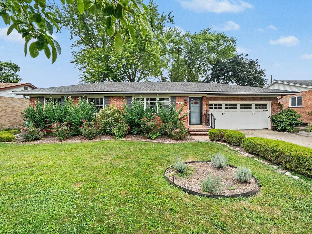 2004 Suffolk Avenue - Photo 1