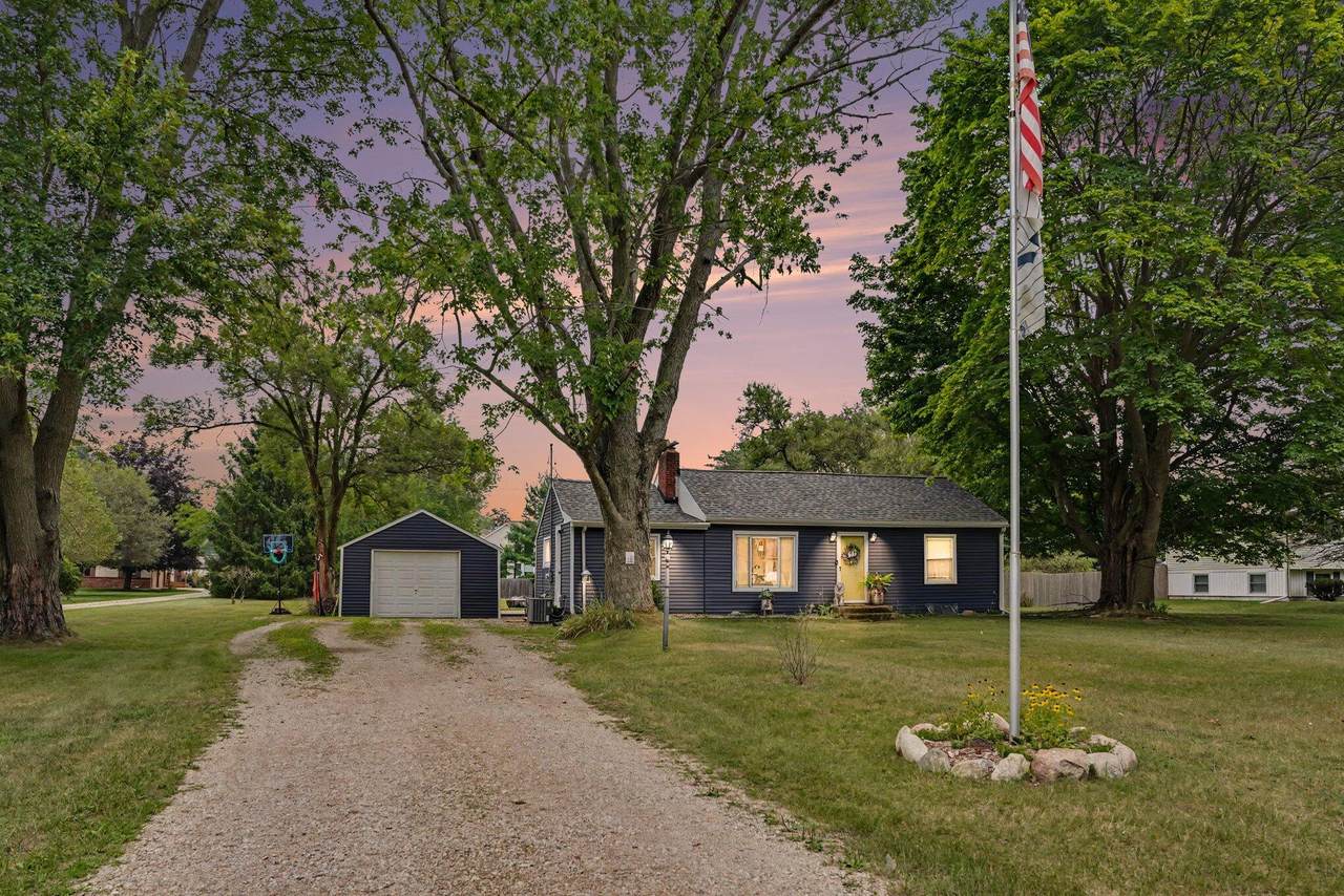 929 Bacon Avenue - Photo 1