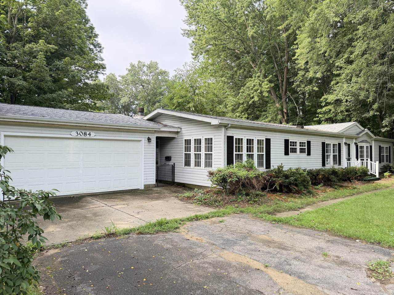3084 Pipestone Road - Photo 1