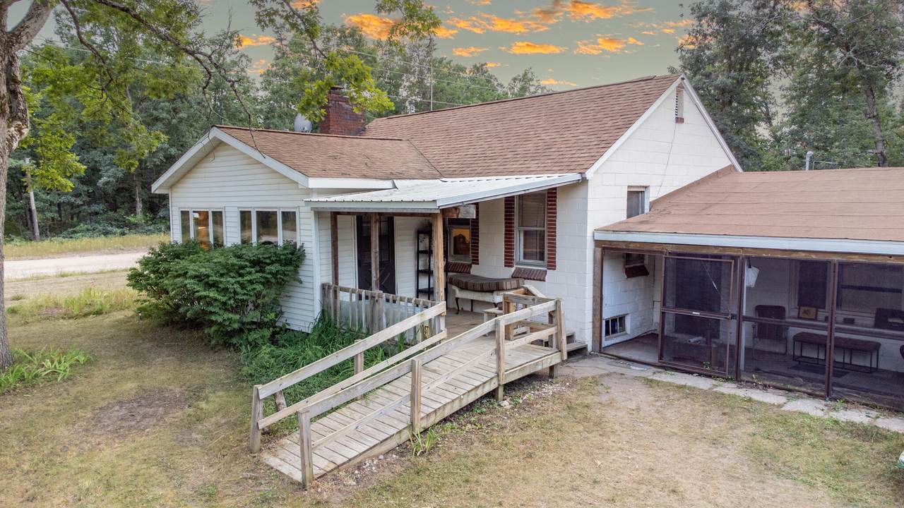 3985 Peacock Trail - Photo 1