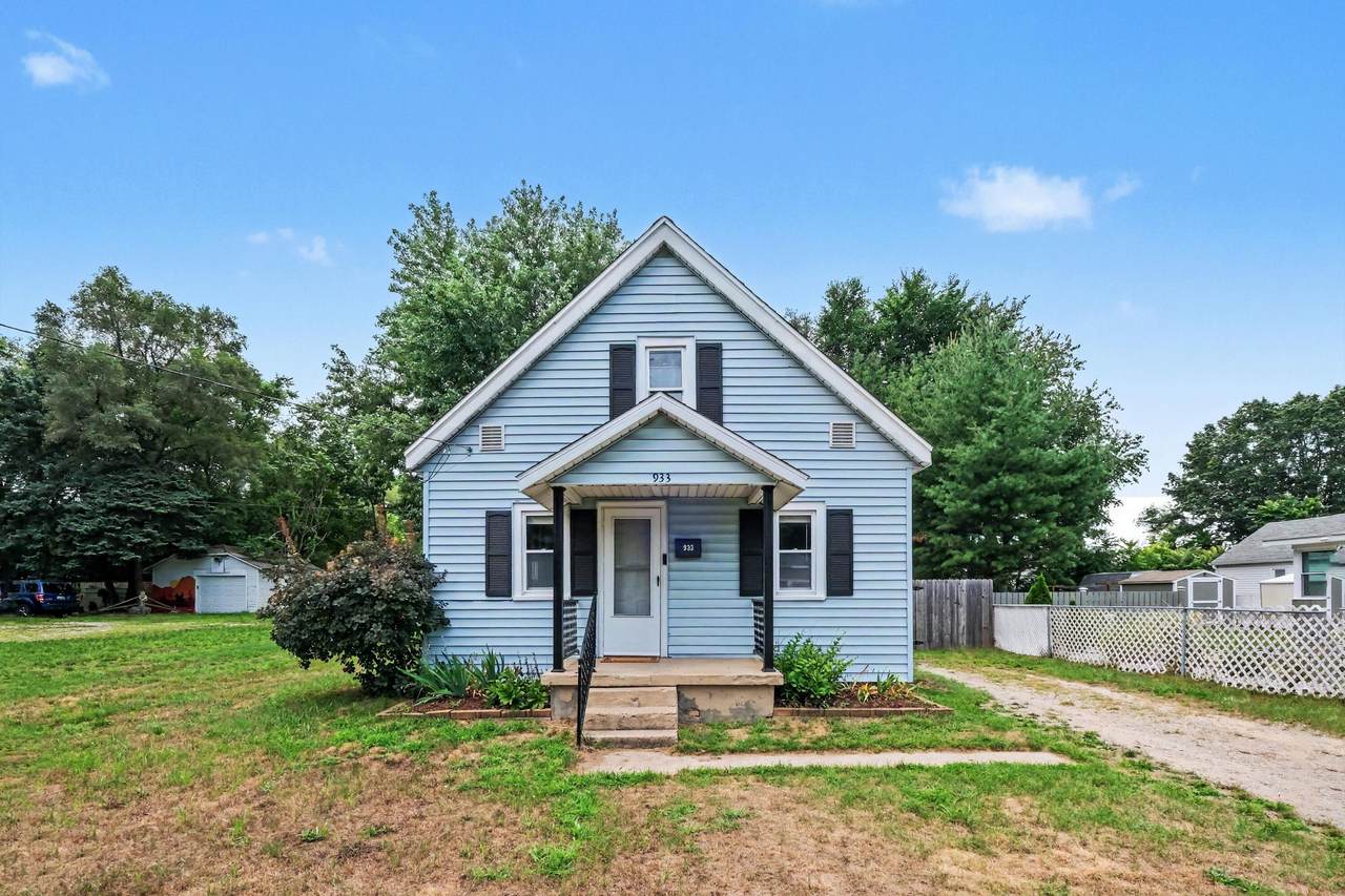 933 Benjamin Avenue - Photo 1