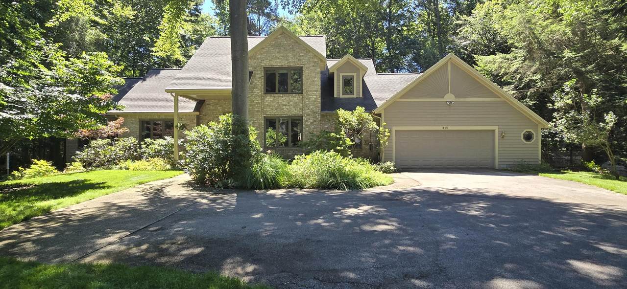 913 Wellington Court - Photo 1