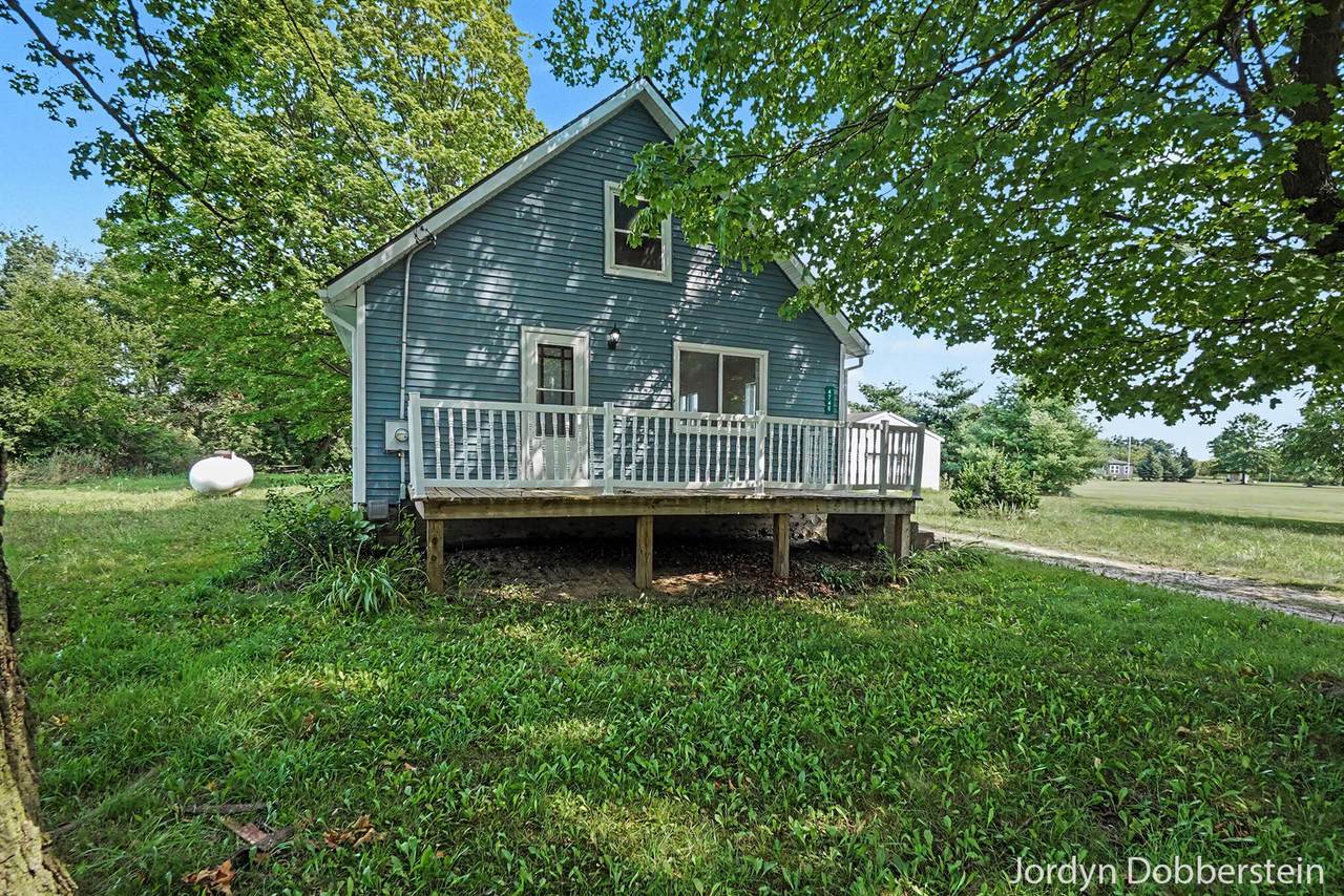 4748 Grove Street - Photo 1