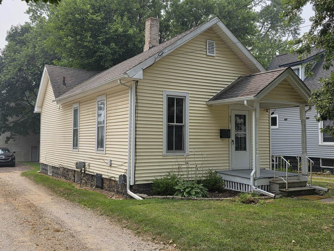 527 Webb Street - Photo 1