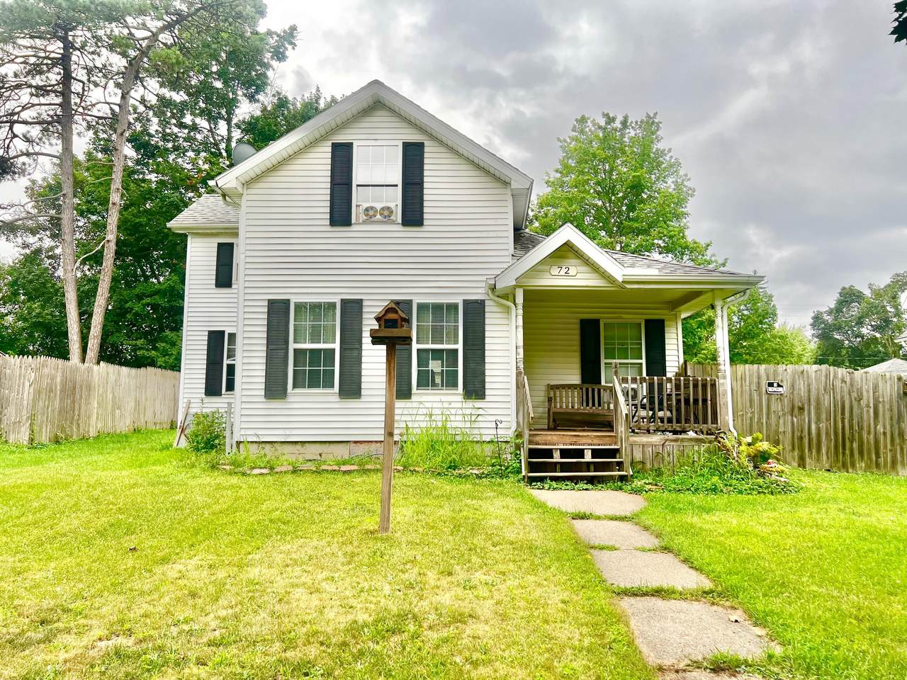 72 Budlong Street - Photo 1