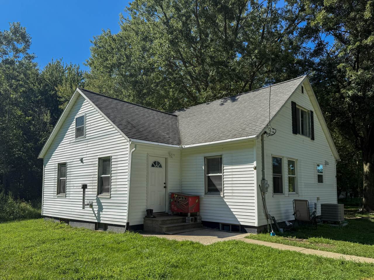 2661 Empire Avenue - Photo 1