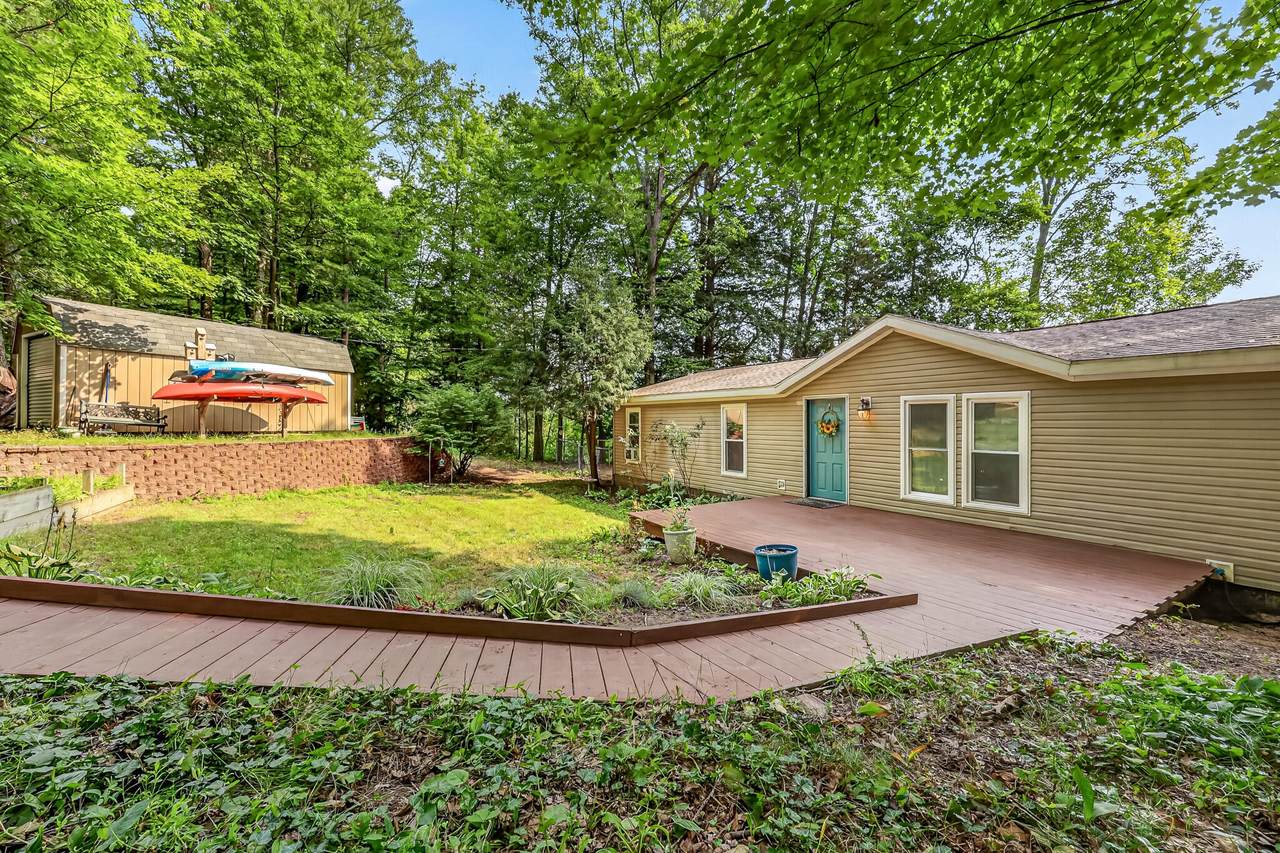 7392 Northern Drive - Photo 1