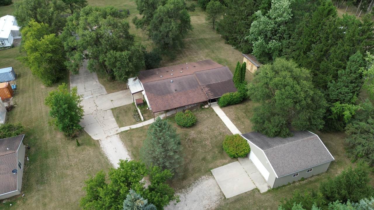 6119 Howard City Edmore Road - Photo 1