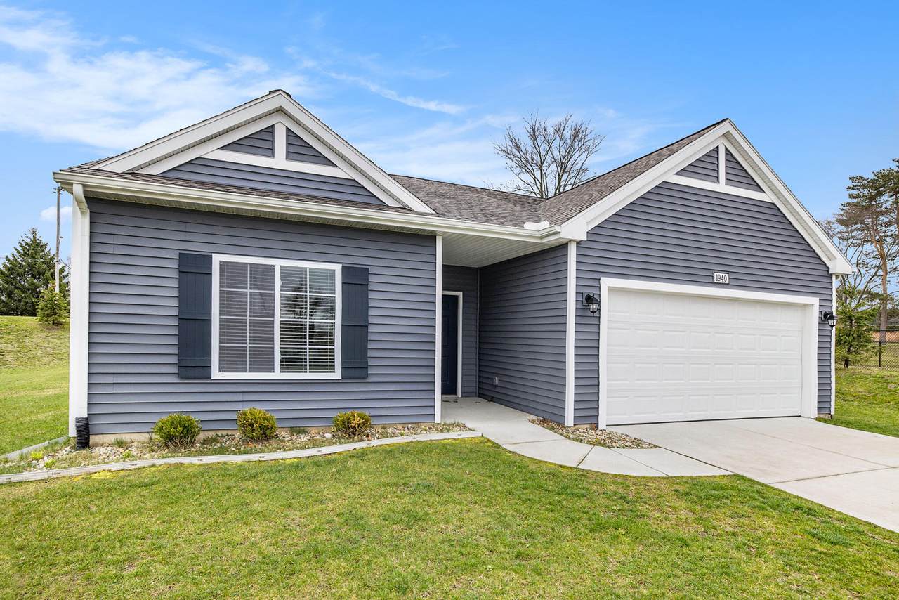 945 Ridgetop Circle - Photo 1