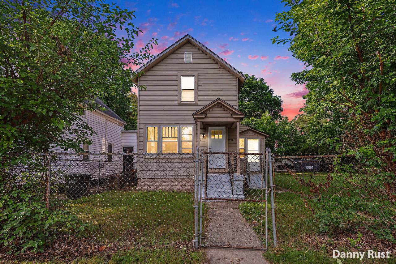 691 Isabella Avenue - Photo 1
