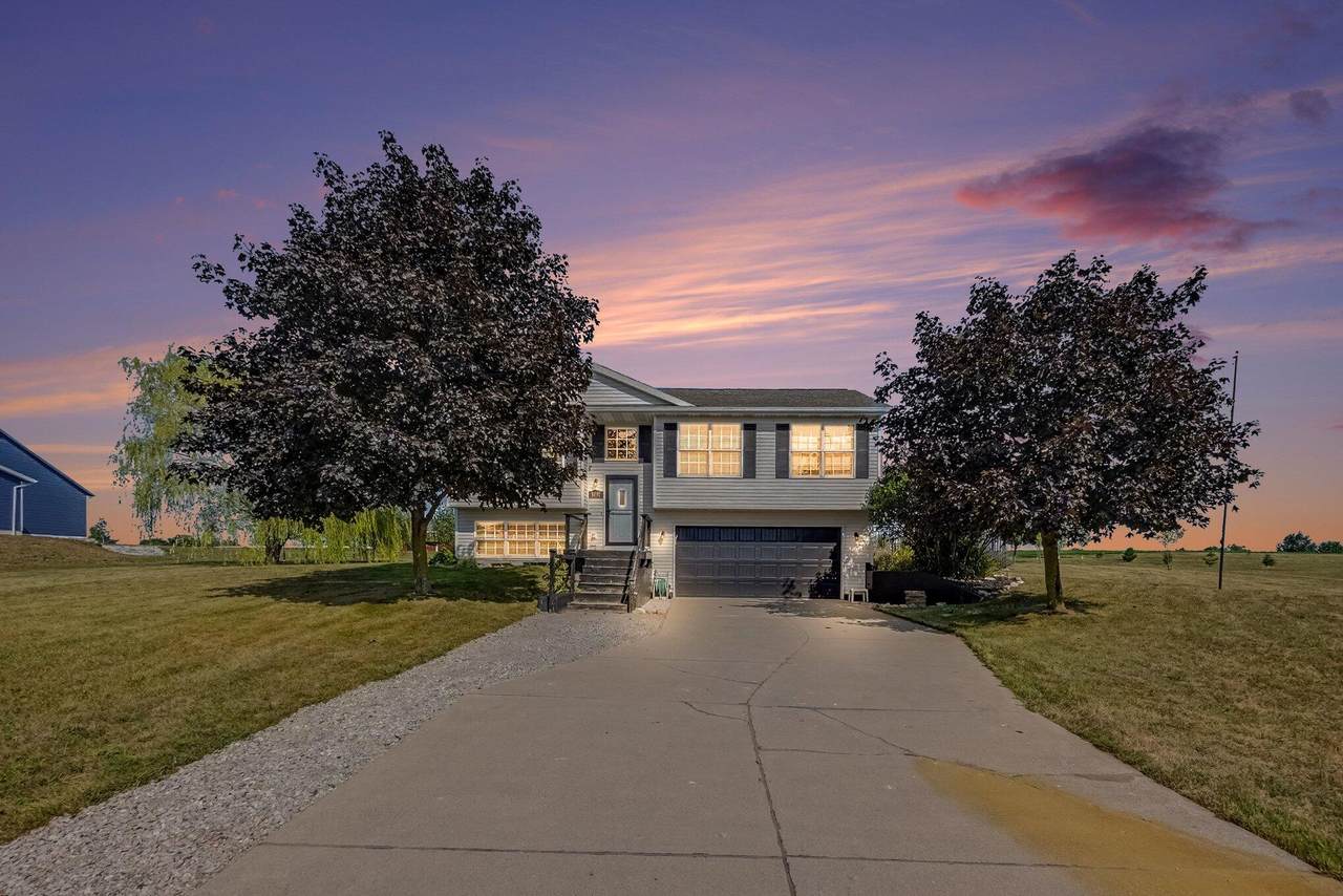 5192 Lilac Lane - Photo 1