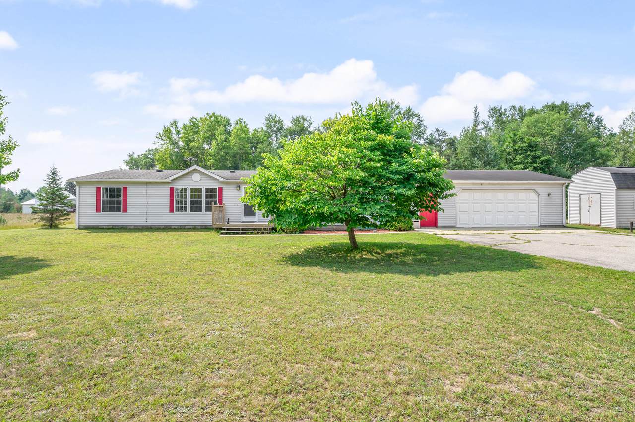 9041 7 Mile Road - Photo 1