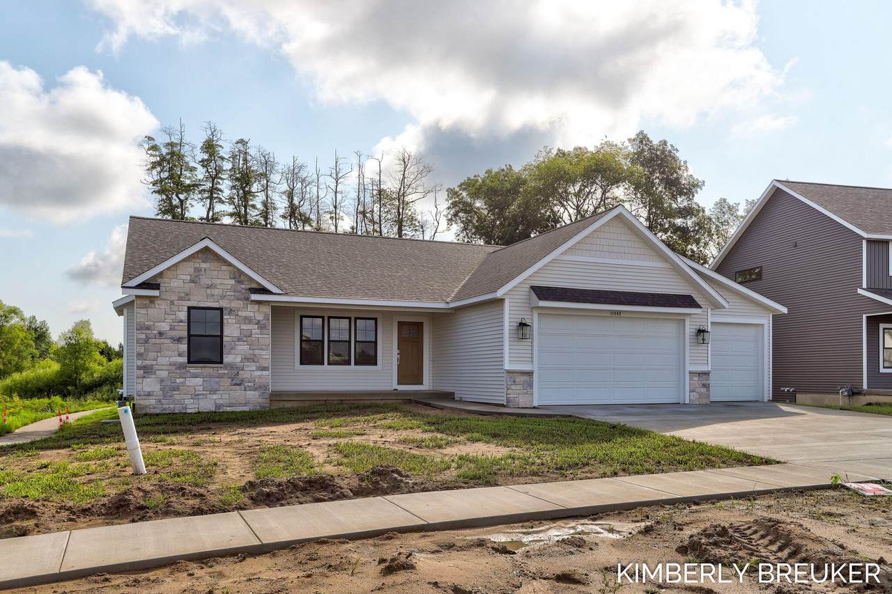 11802 Everett Avenue - Photo 1
