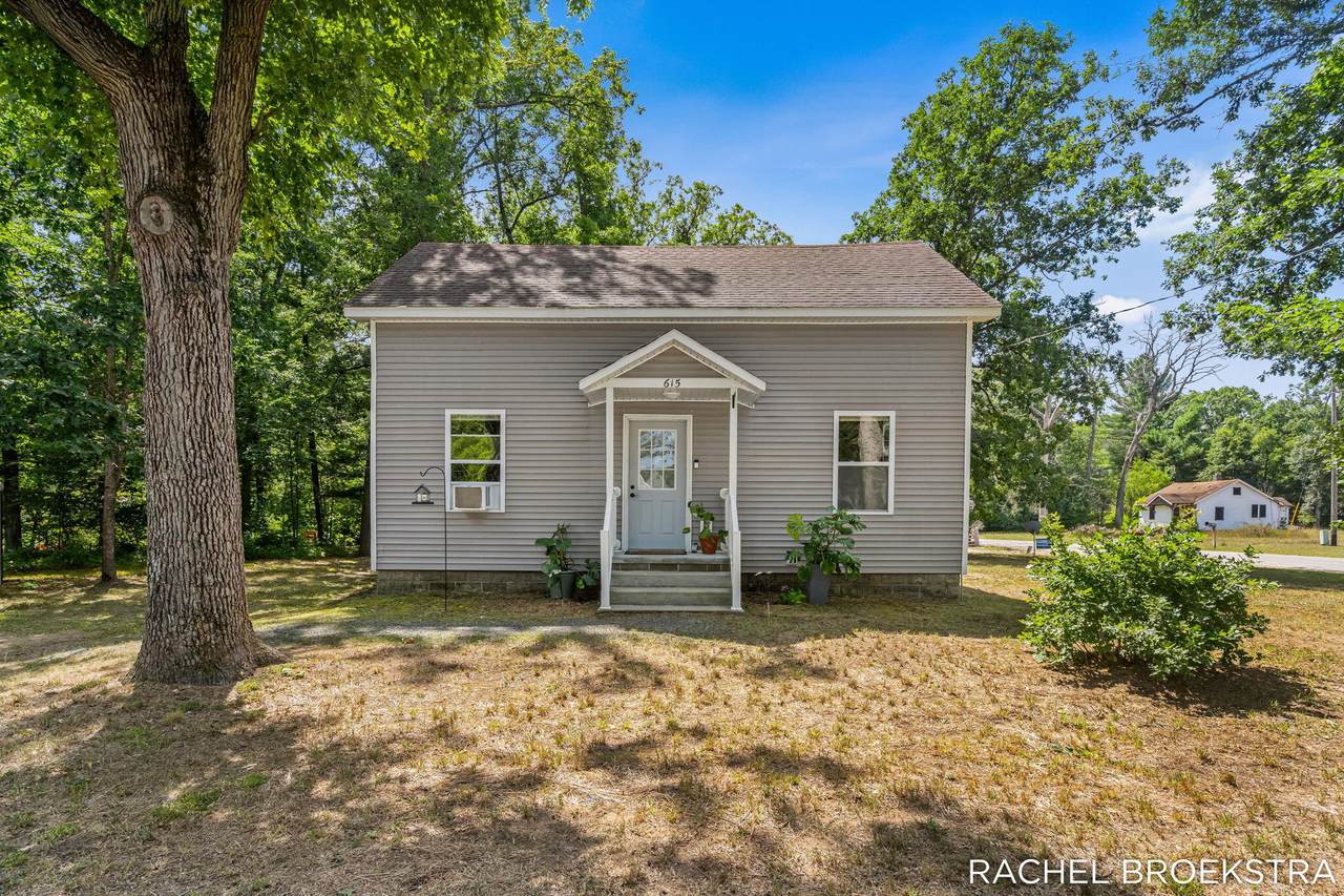 615 6th Street - Photo 1