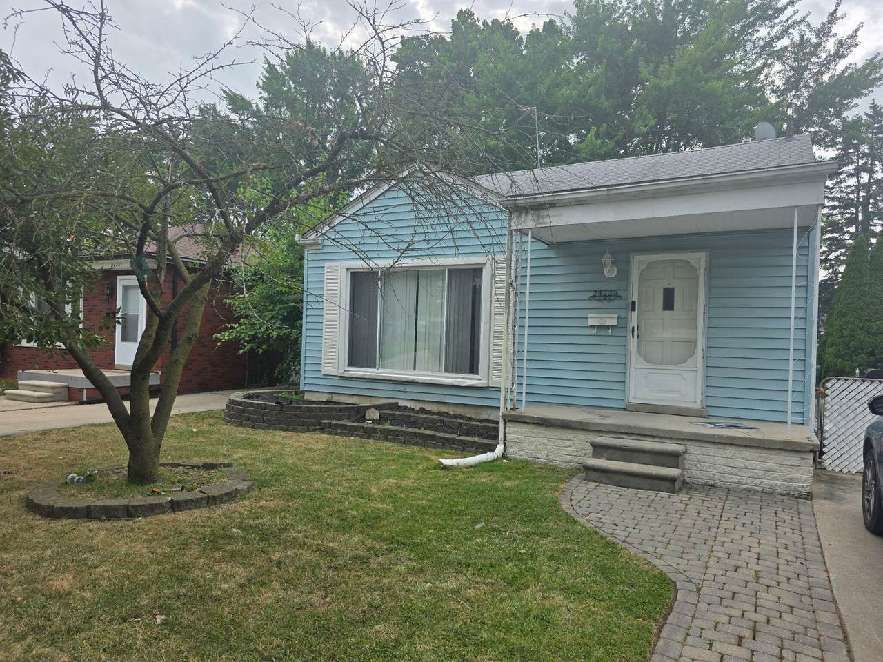 24725 Saxony Avenue - Photo 1