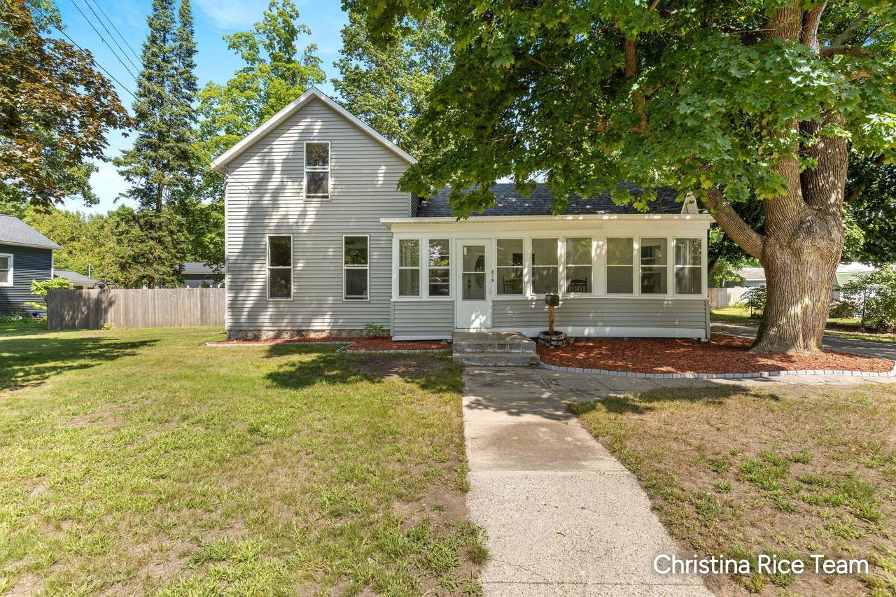 412 Montcalm Street - Photo 1