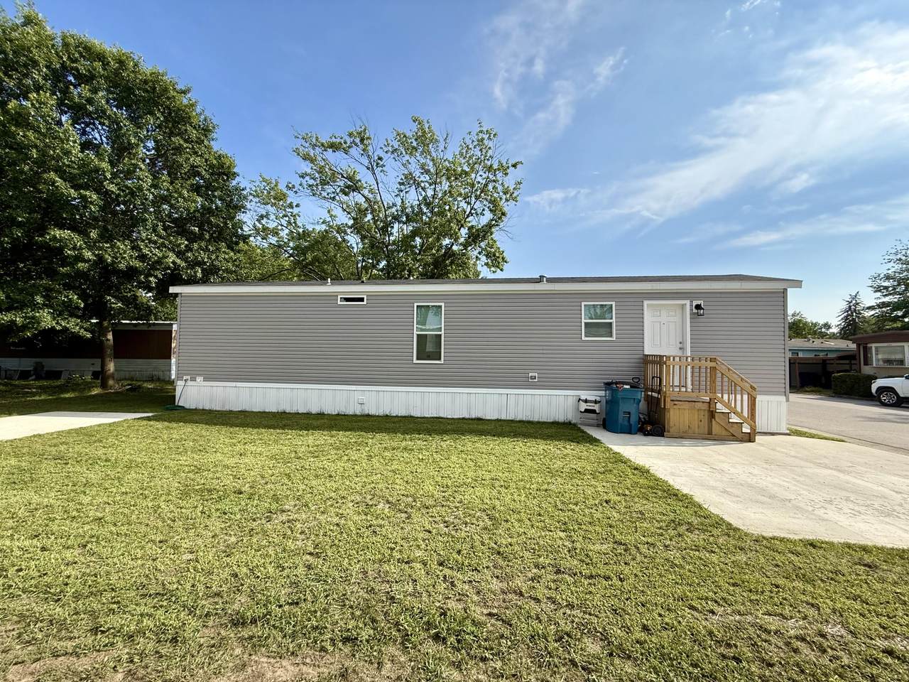 333 Lakewood Boulevard - Photo 1